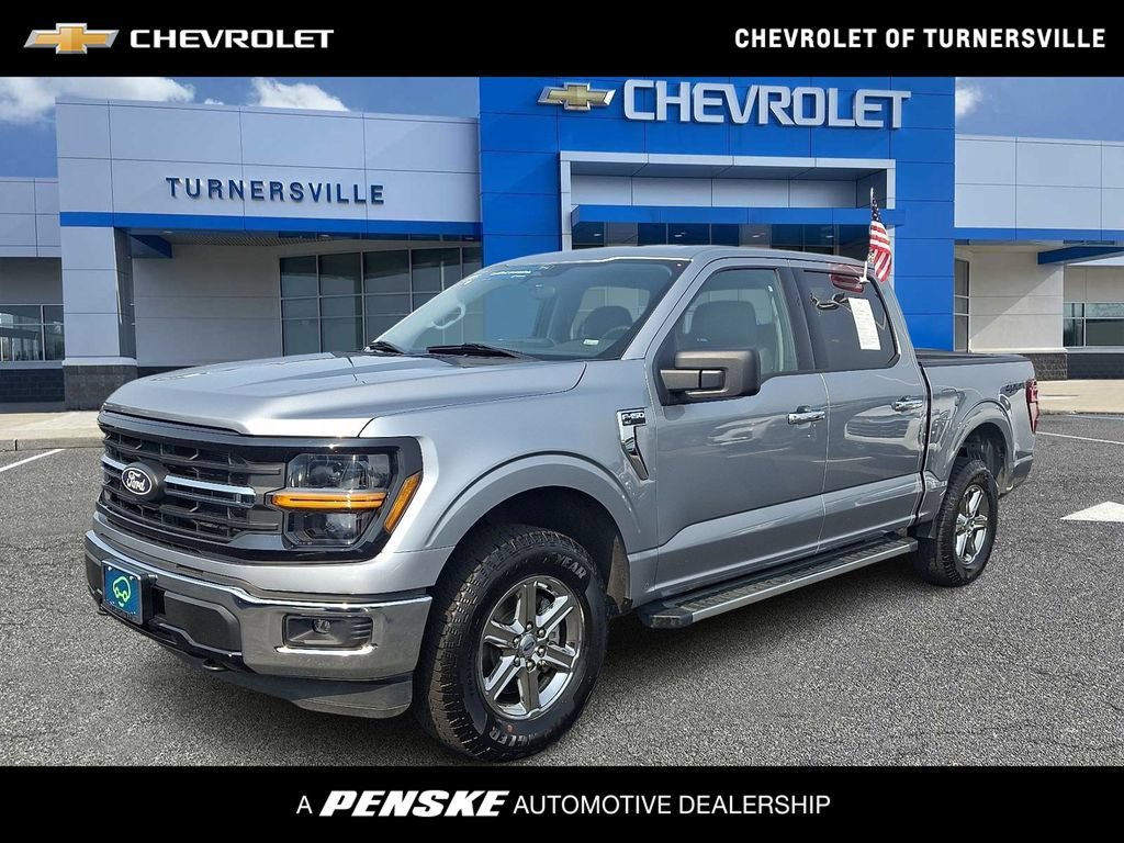 Used 2025 Silver Ford XLT image 1