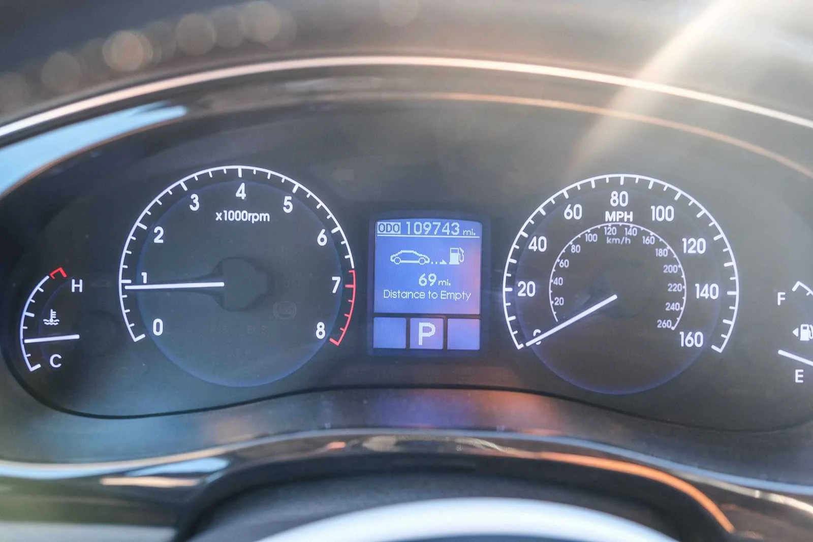 Used 2013 Titanium Gray Metallic Hyundai 3.8L image 25