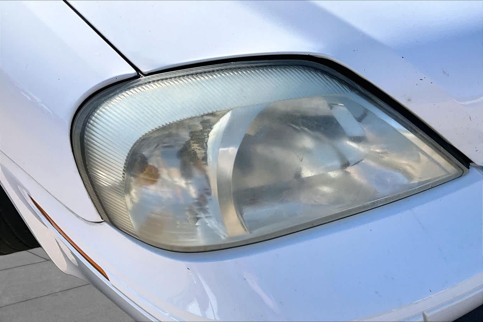 Used 2005 Vibrant White Mercury LS image 25