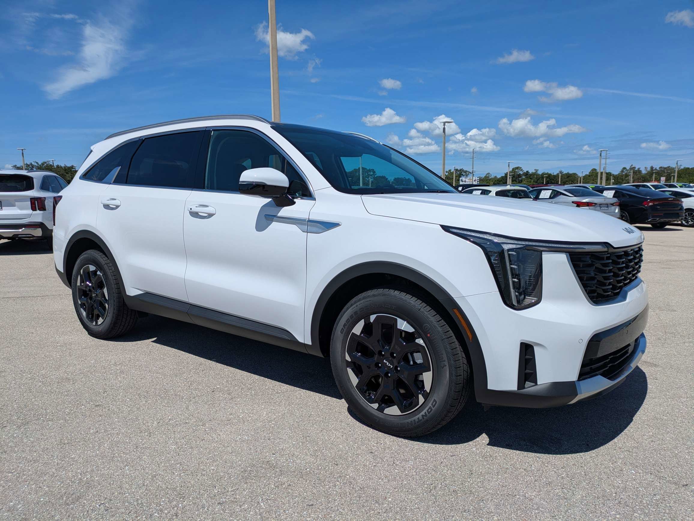 New 2026 Glacial White Kia S image 2