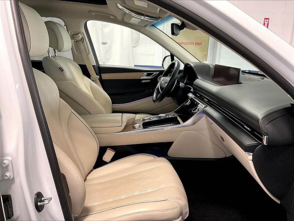 Used 2023 White Genesis 2.5T image 11