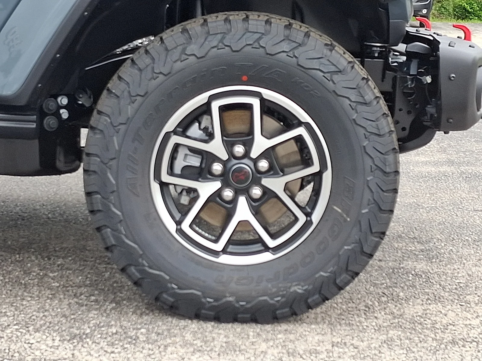 New 2026 Anvil Clear-Coat Exterior Paint Jeep Rubicon image 8
