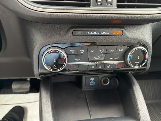 Used 2022 White Ford SE image 20