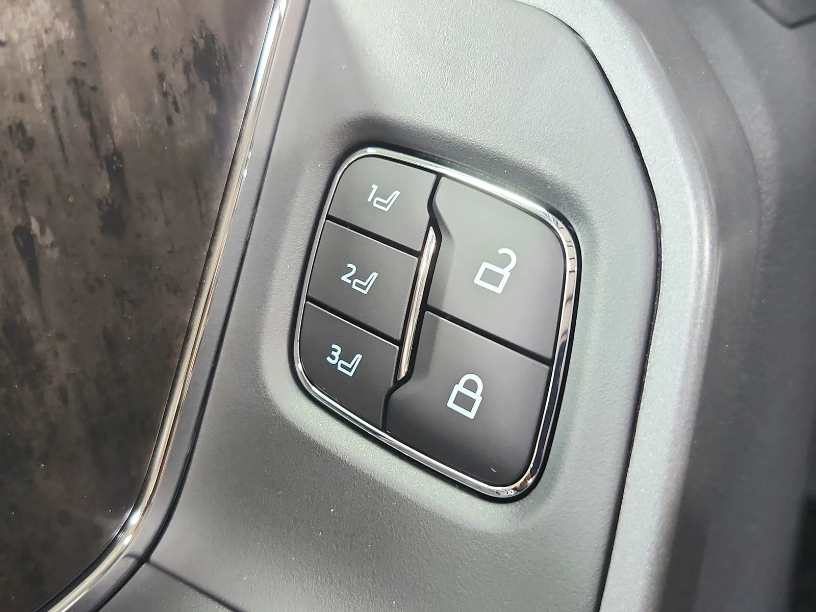 New 2026 Agate Black Metallic Ford F-250® Lariat® image 22