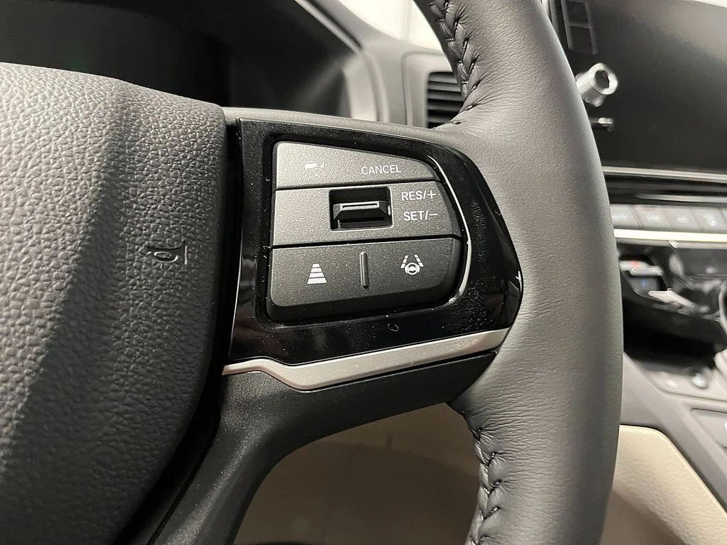 New 2027 Platinum White Pearl Honda EX-L image 18