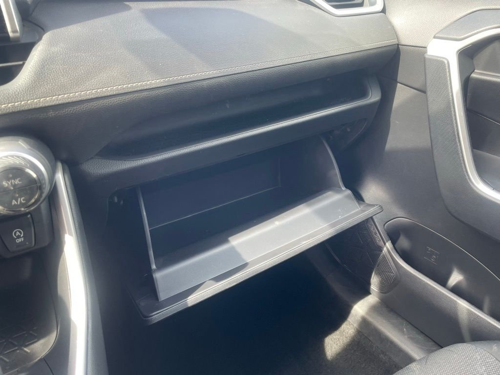 2024 Toyota RAV4 XLE - Photo 31