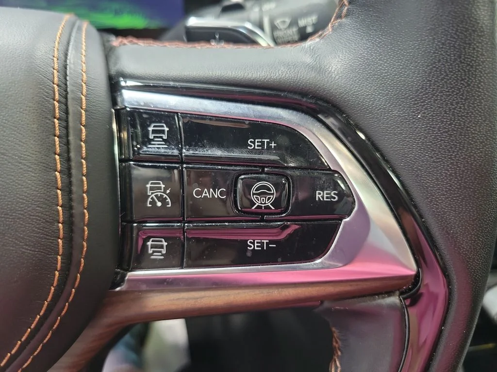 Certified Used 2022 Gray Jeep Summit 4xe image 43