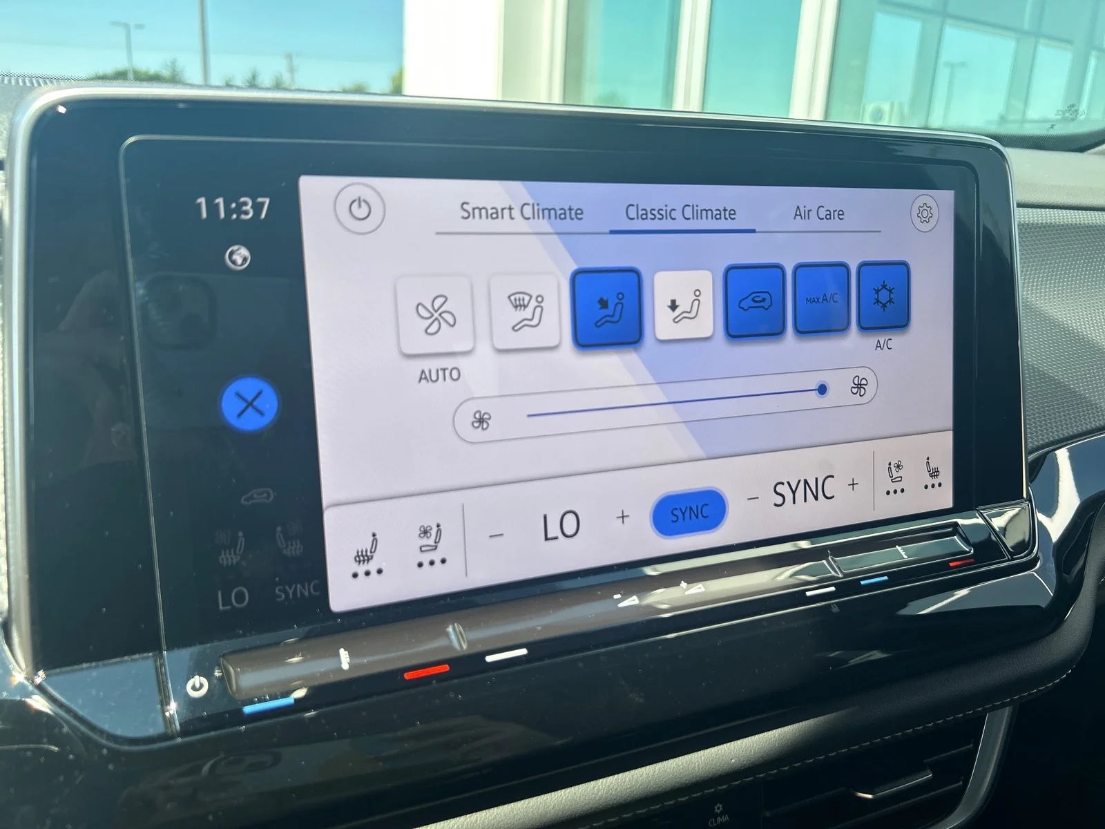 Certified Used 2024  Volkswagen SEL R-Line 4Motion image 21