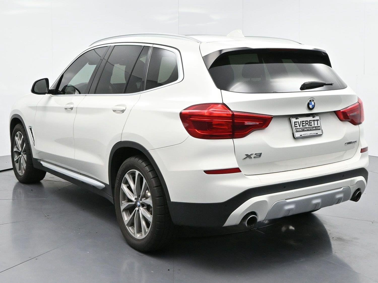 Used 2019 Alpine White BMW sDrive30i image 5