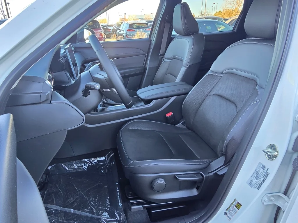 Used 2026 Rhodium White Metallic Mazda Select image 13