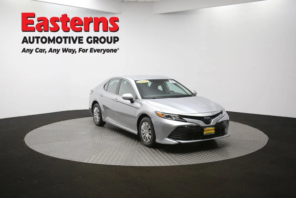 Used 2020 Silver Toyota LE image 45