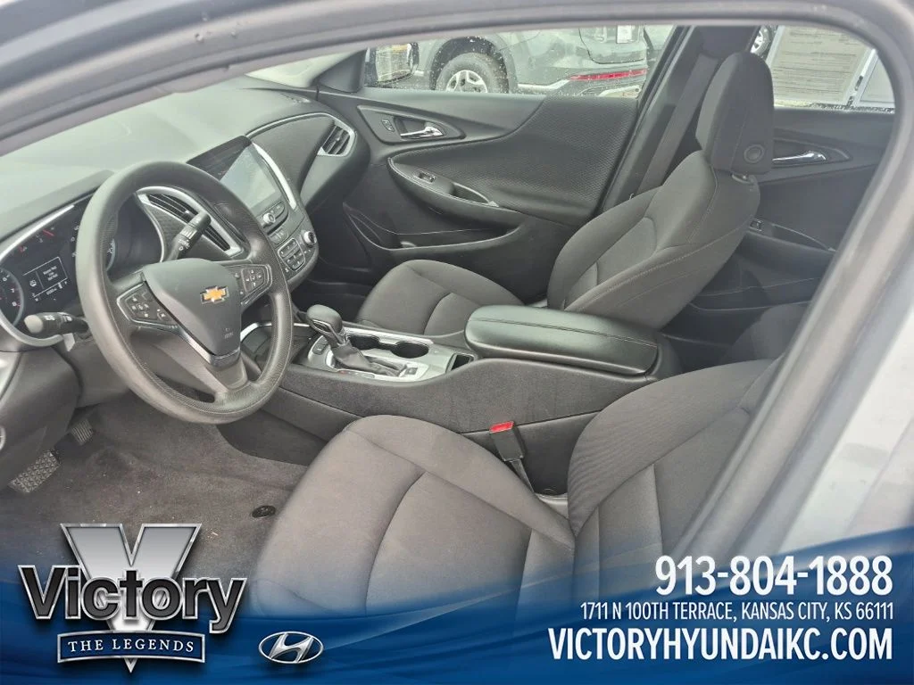 Used 2024 Gray Chevrolet LT image 9