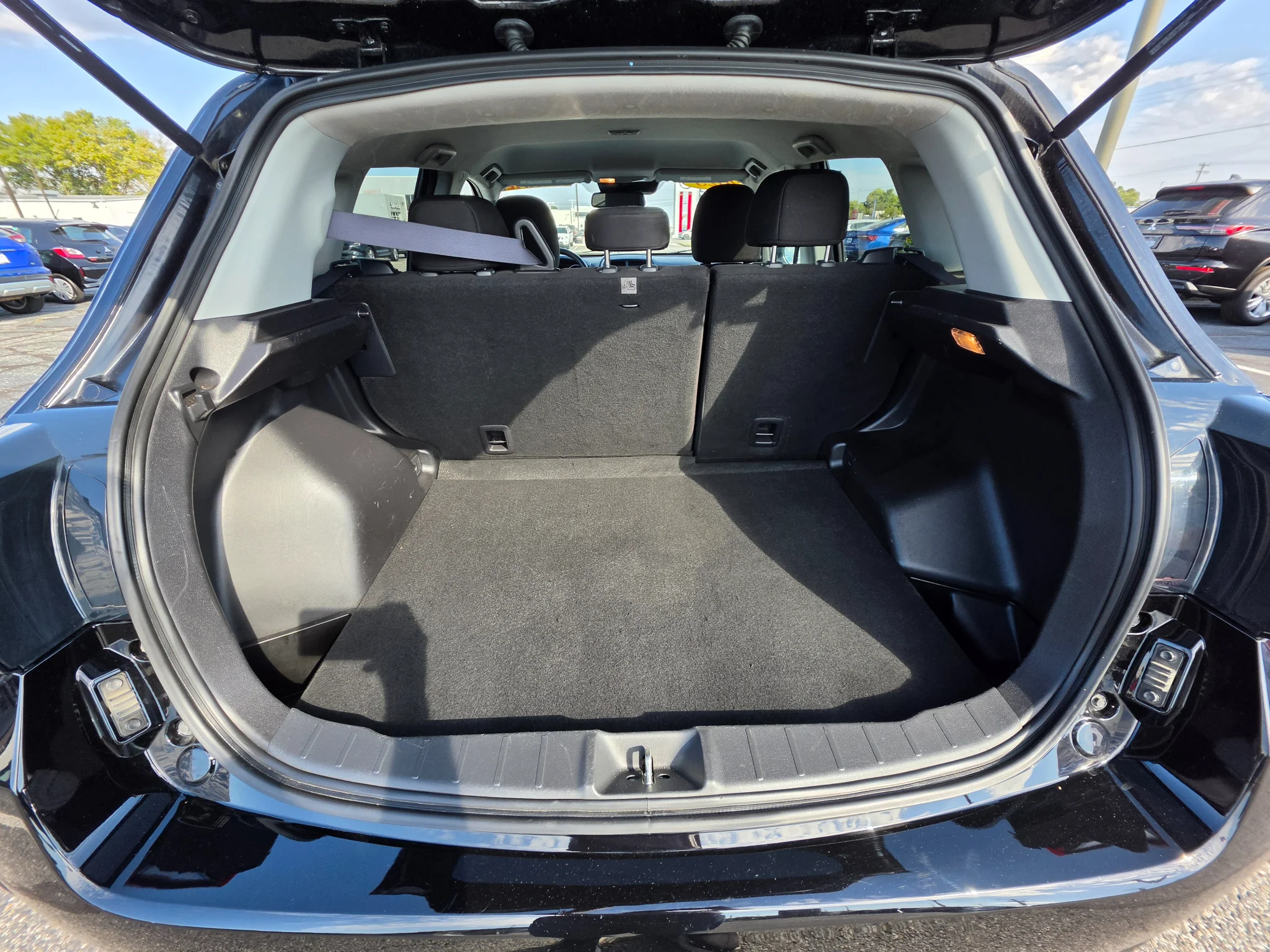 Used 2023 Labrador Black Pearl Mitsubishi S image 23