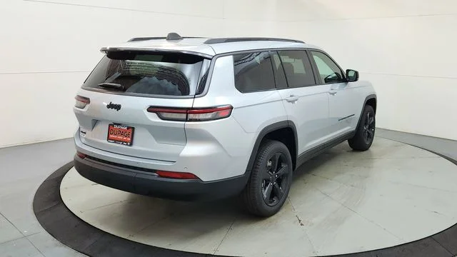 New 2026 Silver Zynith Exterior Paint Jeep Limited image 10