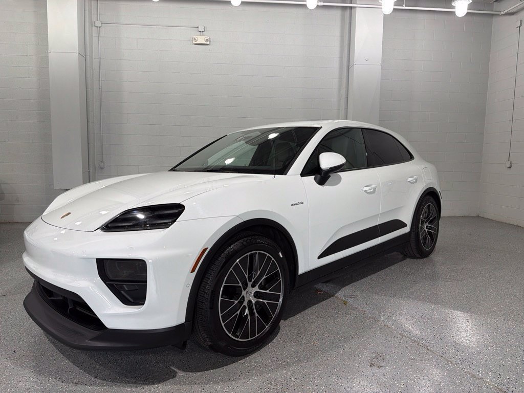 2025 Porsche Macan