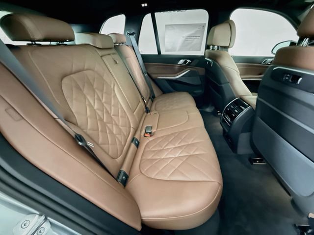 New 2026 Gray Metallic BMW xDrive40i image 29