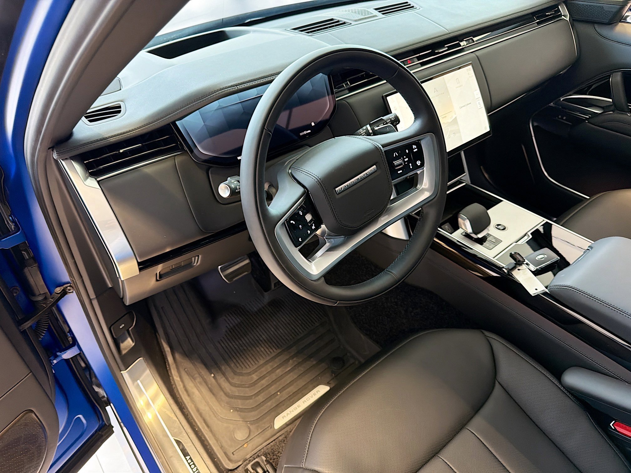 New 2026 Velocity Blue Satin Land Rover Autobiography image 23