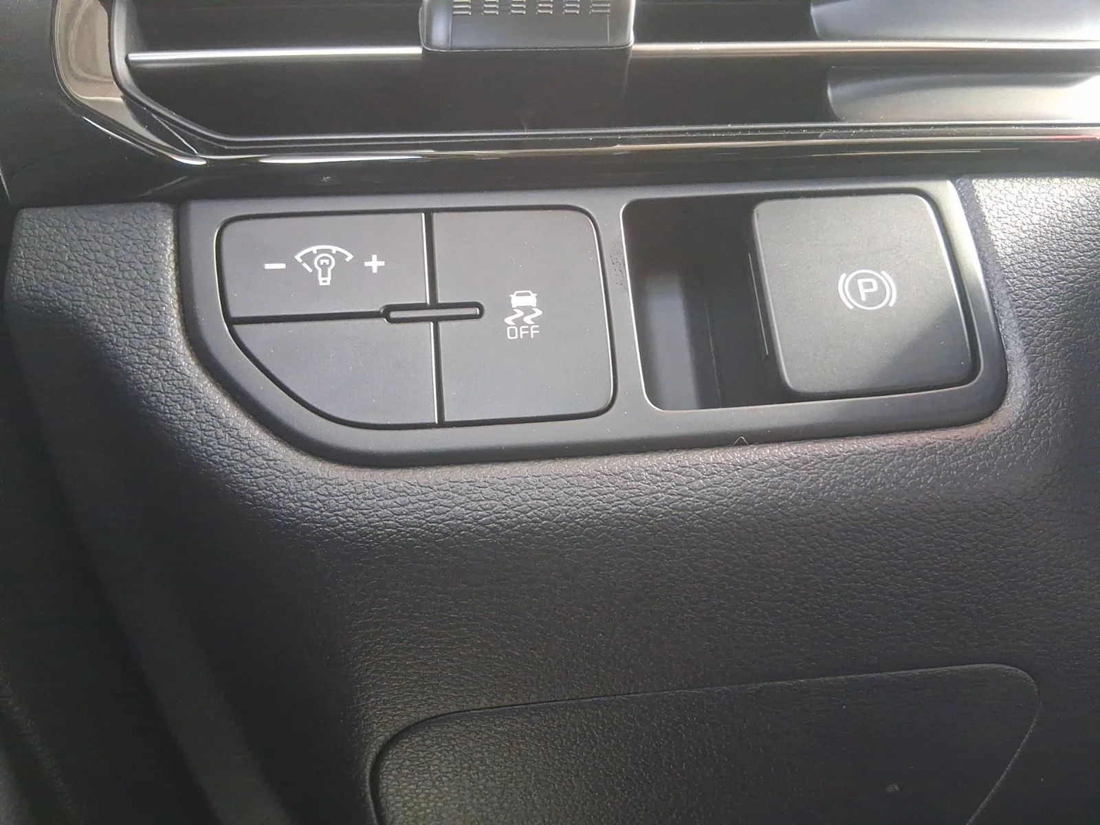New 2026 Black Kia LX image 13