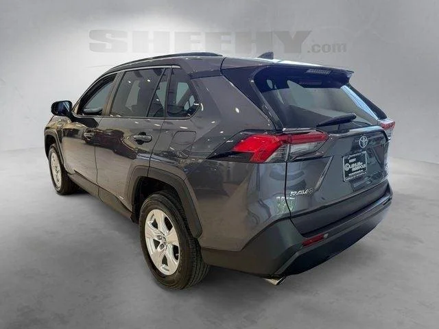Used 2019 Magnetic Gray Metallic Toyota XLE image 14