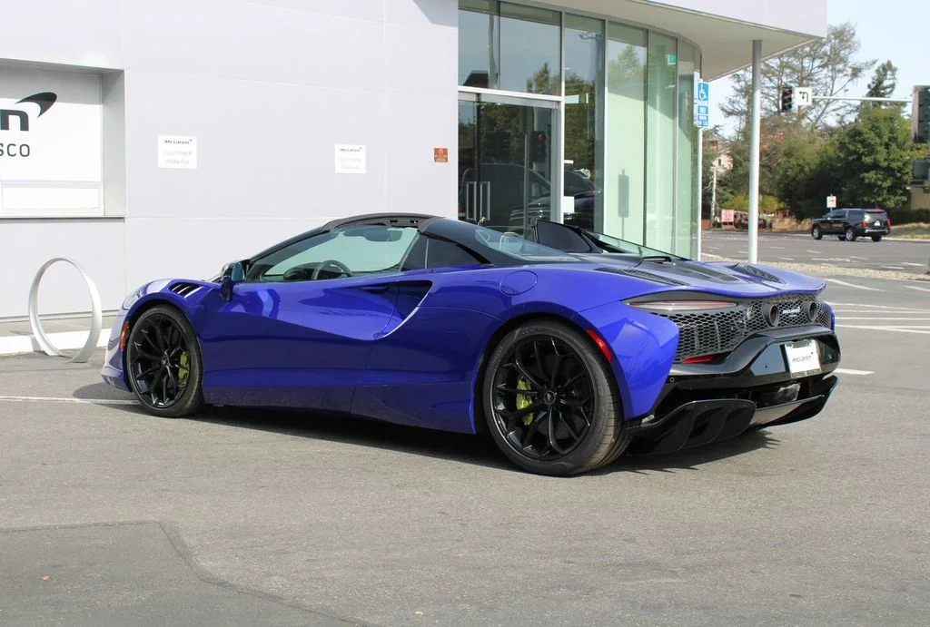 Certified Used 2025  McLaren Performance image 32