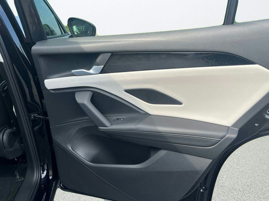 New 2026 Black Volkswagen 2.0T SE image 23