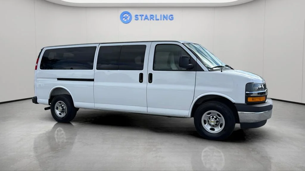 Used 2025 Summit White Chevrolet 1LT image 12