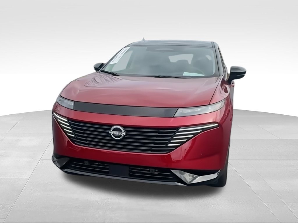 Used 2025 Red Nissan Platinum image 4