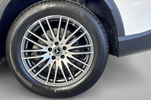 New 2026 Polar White Mercedes-Benz GLC 300 image 59
