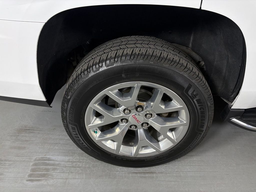 Used 2019 White GMC SLE image 14