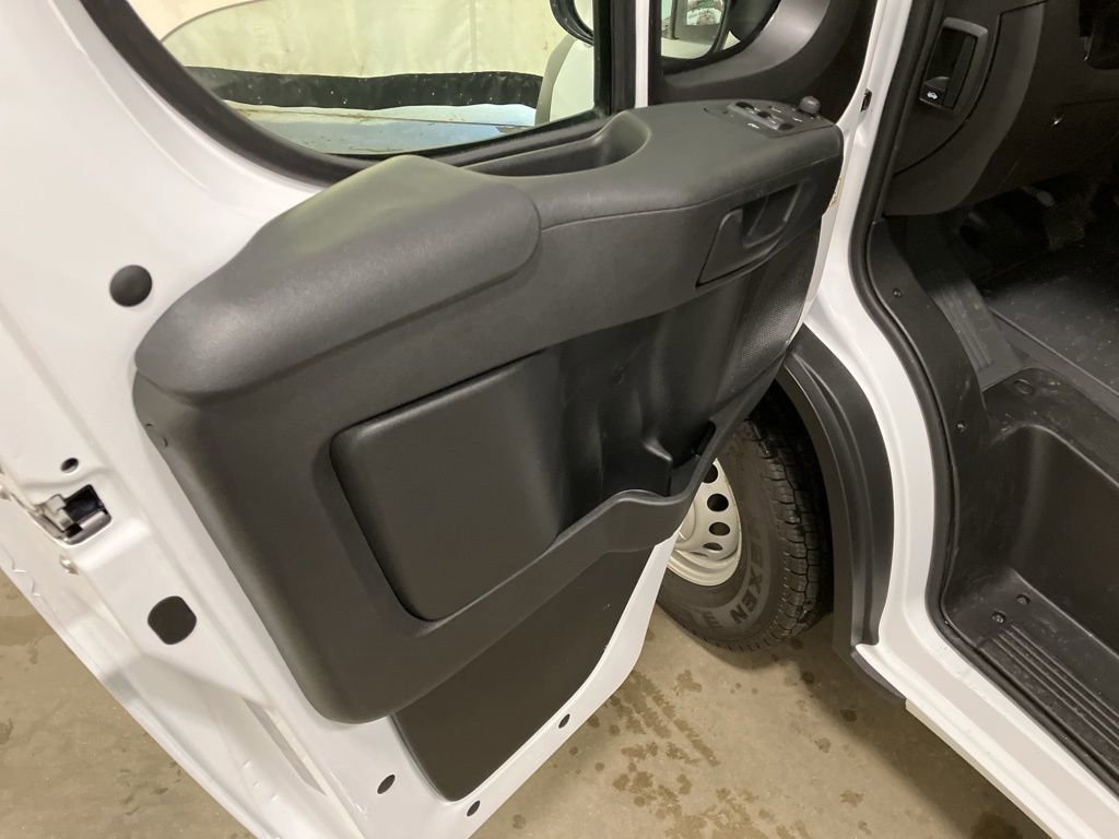 New 2026 Bright White Clearcoat RAM Tradesman image 8