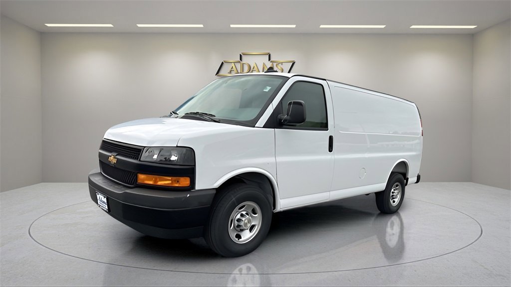 2025 Chevrolet Express Cargo 2500 photo 2