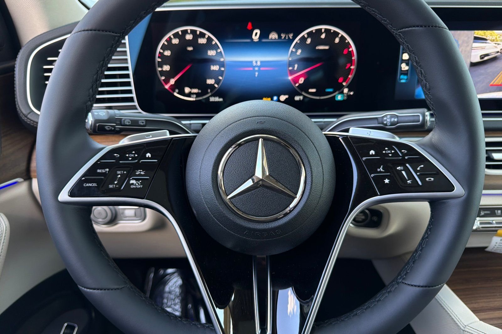 New 2026 Polar White Mercedes-Benz GLS 450 image 24