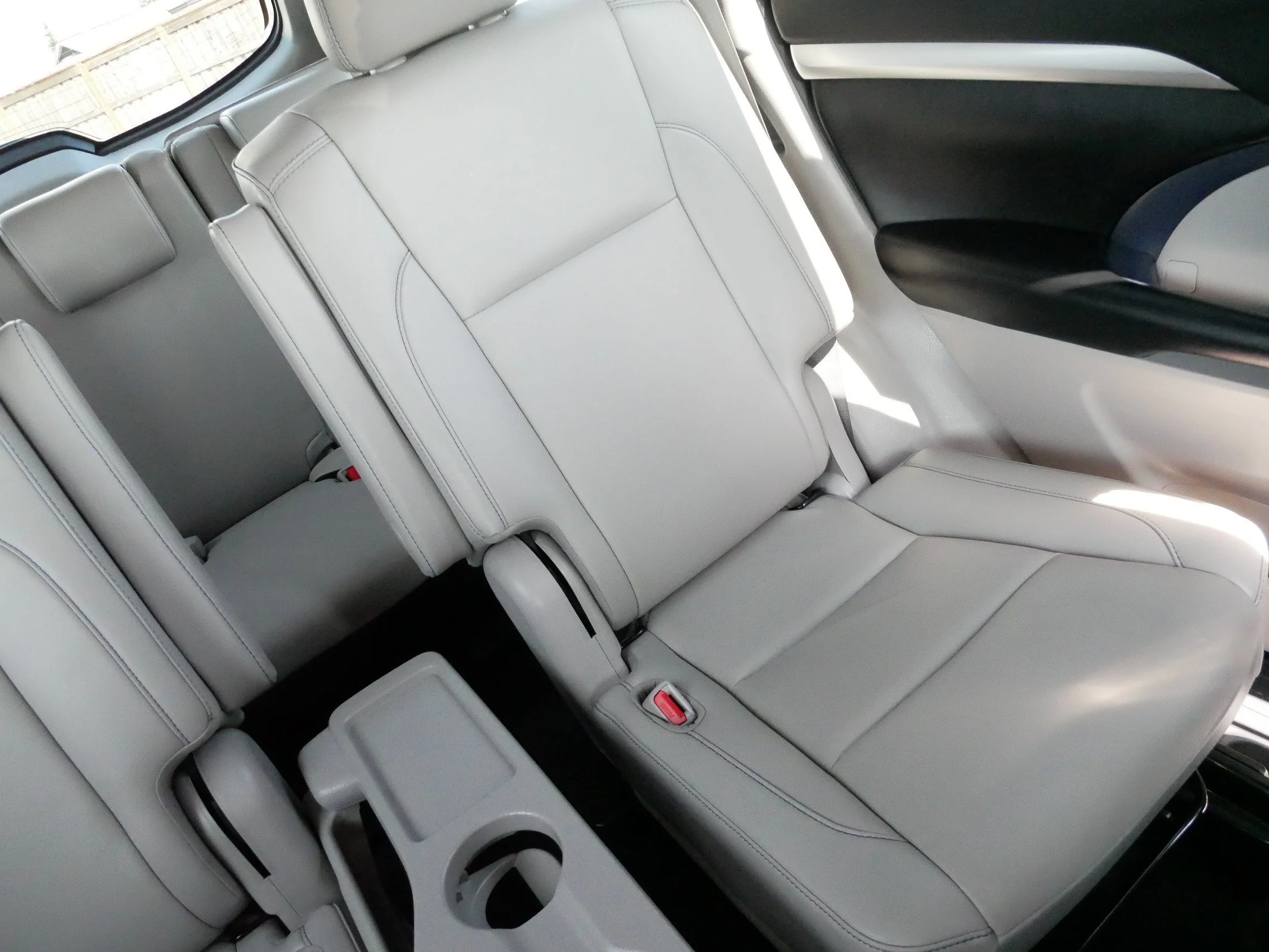 Used 2019 Celestial Silver Metallic Toyota XLE image 14