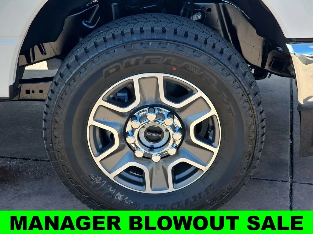 New 2026 Star White Metallic Tri-Coat Ford F-250® Platinum® image 39