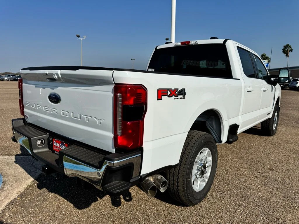 New 2026 Oxford White Ford F-250® XLT image 4