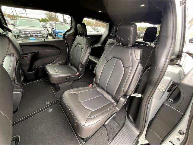 New 2026 Silver Mist Clear-Coat Exterior Paint Chrysler Select image 41