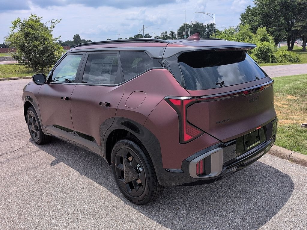 New 2027 Magma Red Matte Kia X-Line S image 5