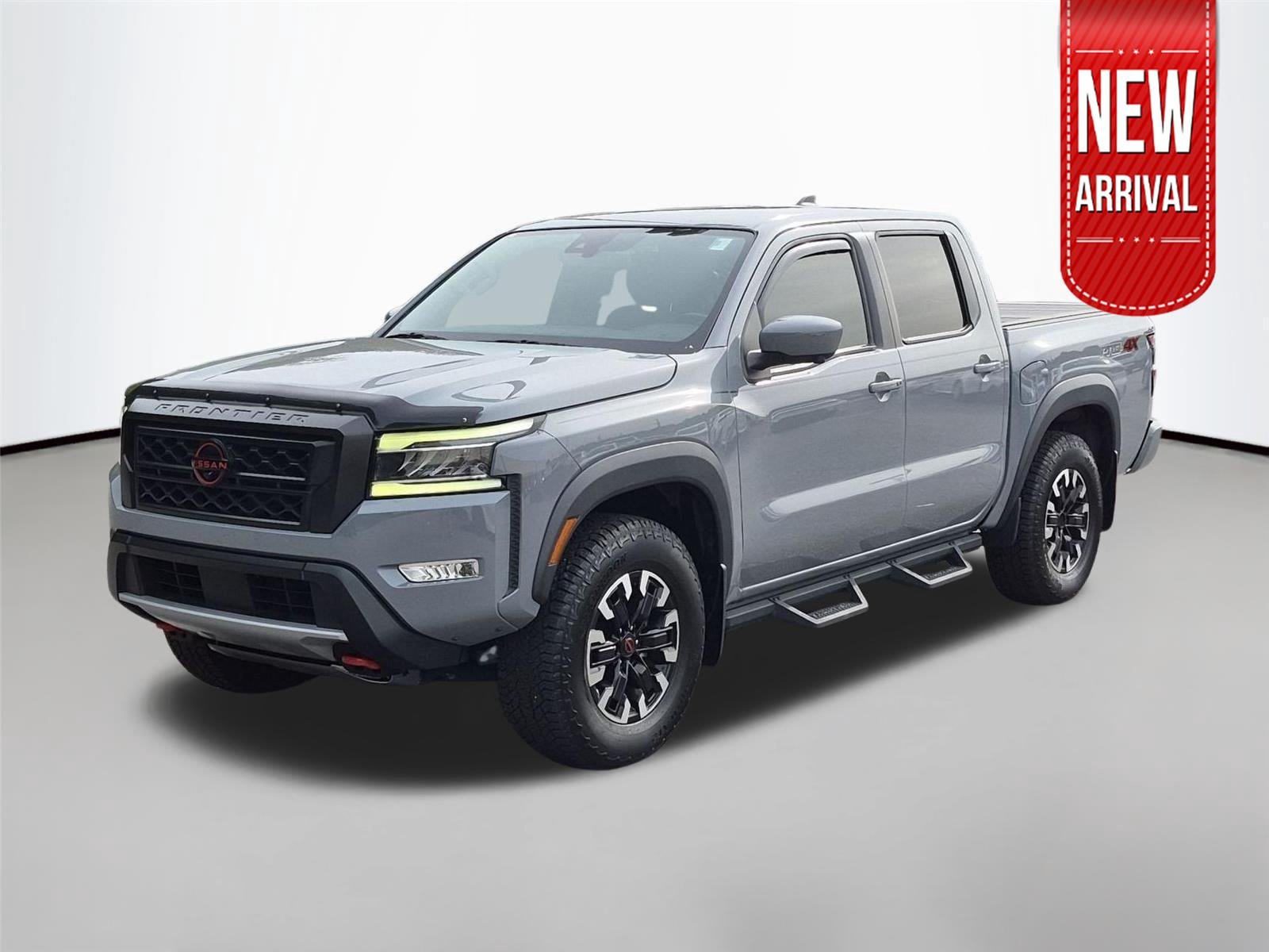 Used 2022 Boulder Grey Pearl Nissan PRO-4X image 1