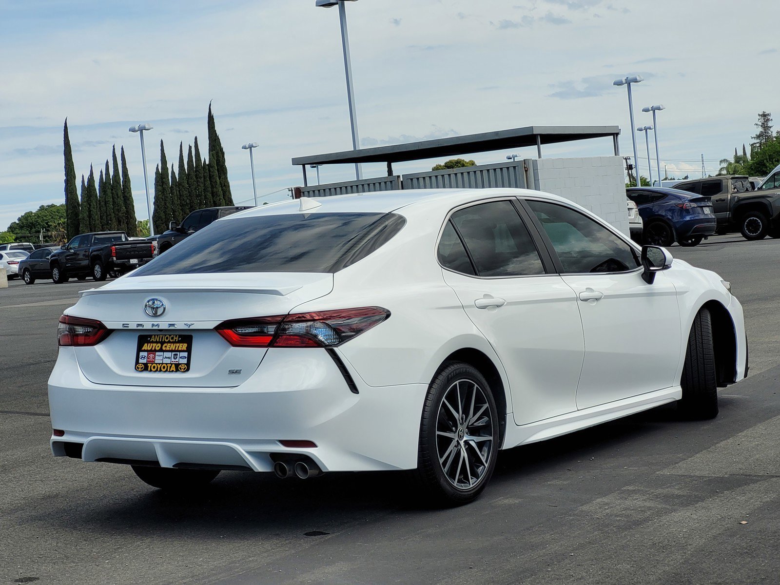 Used 2023 WHITE/BLK Toyota  image 4