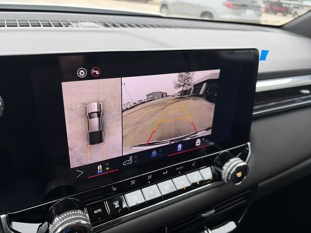 New 2026 White GMC Elevation image 17