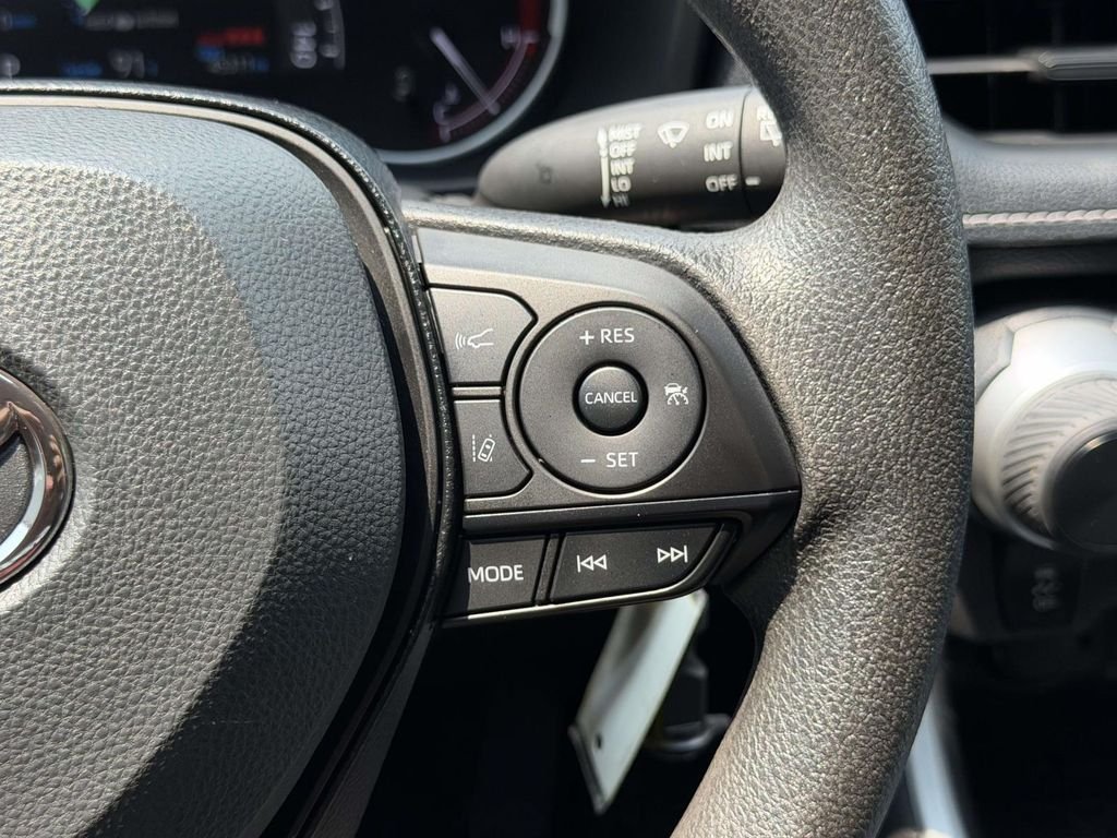 Used 2025 Silver Toyota LE image 9
