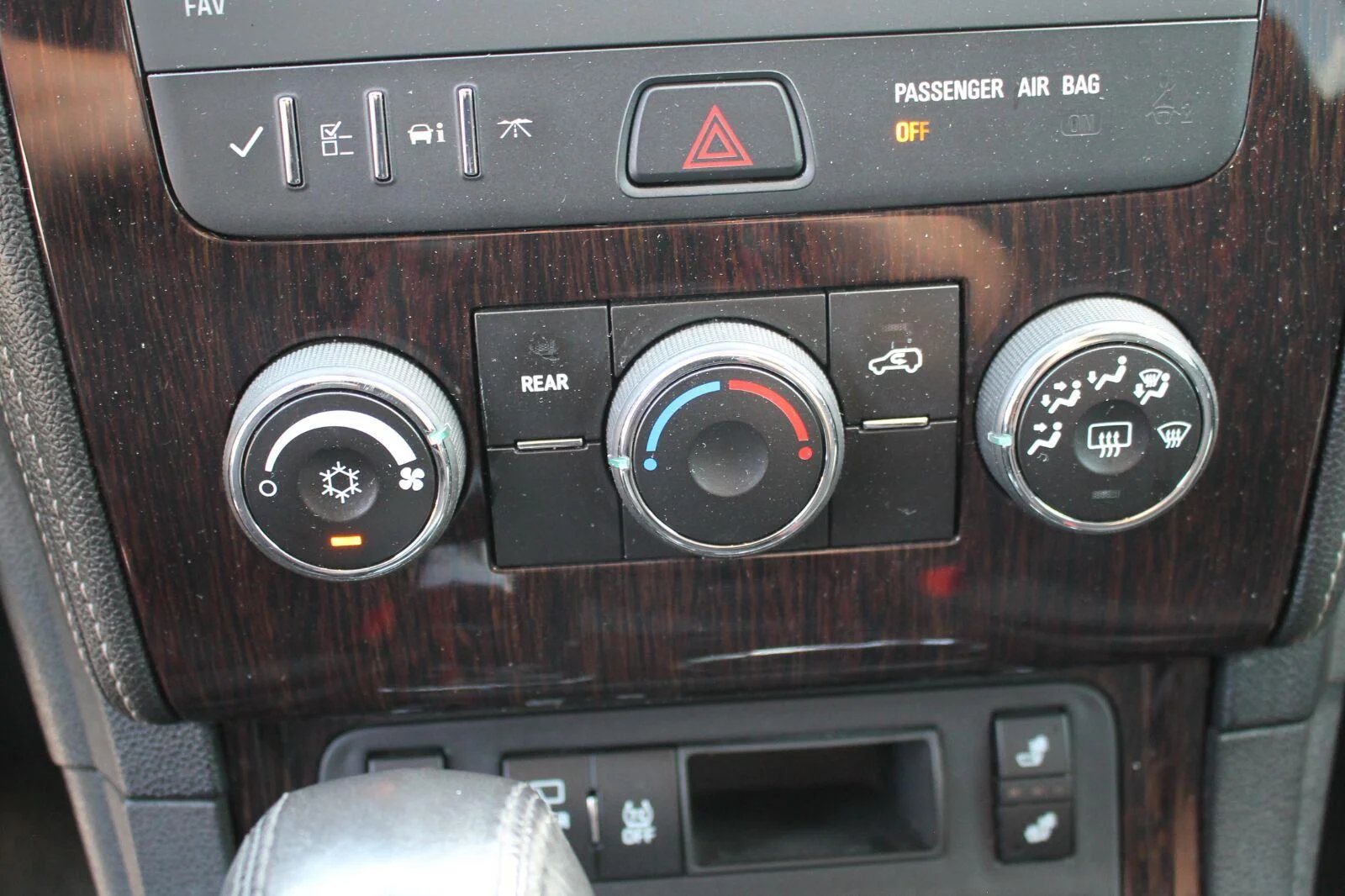 Used 2016 TUNGSTEN METALLIC Chevrolet LT image 23