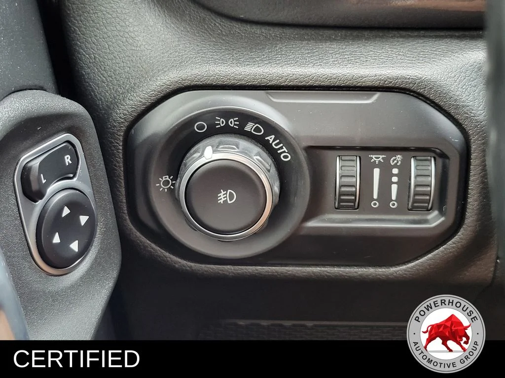 Used 2020 Black Jeep Unlimited Sport Altitude image 26