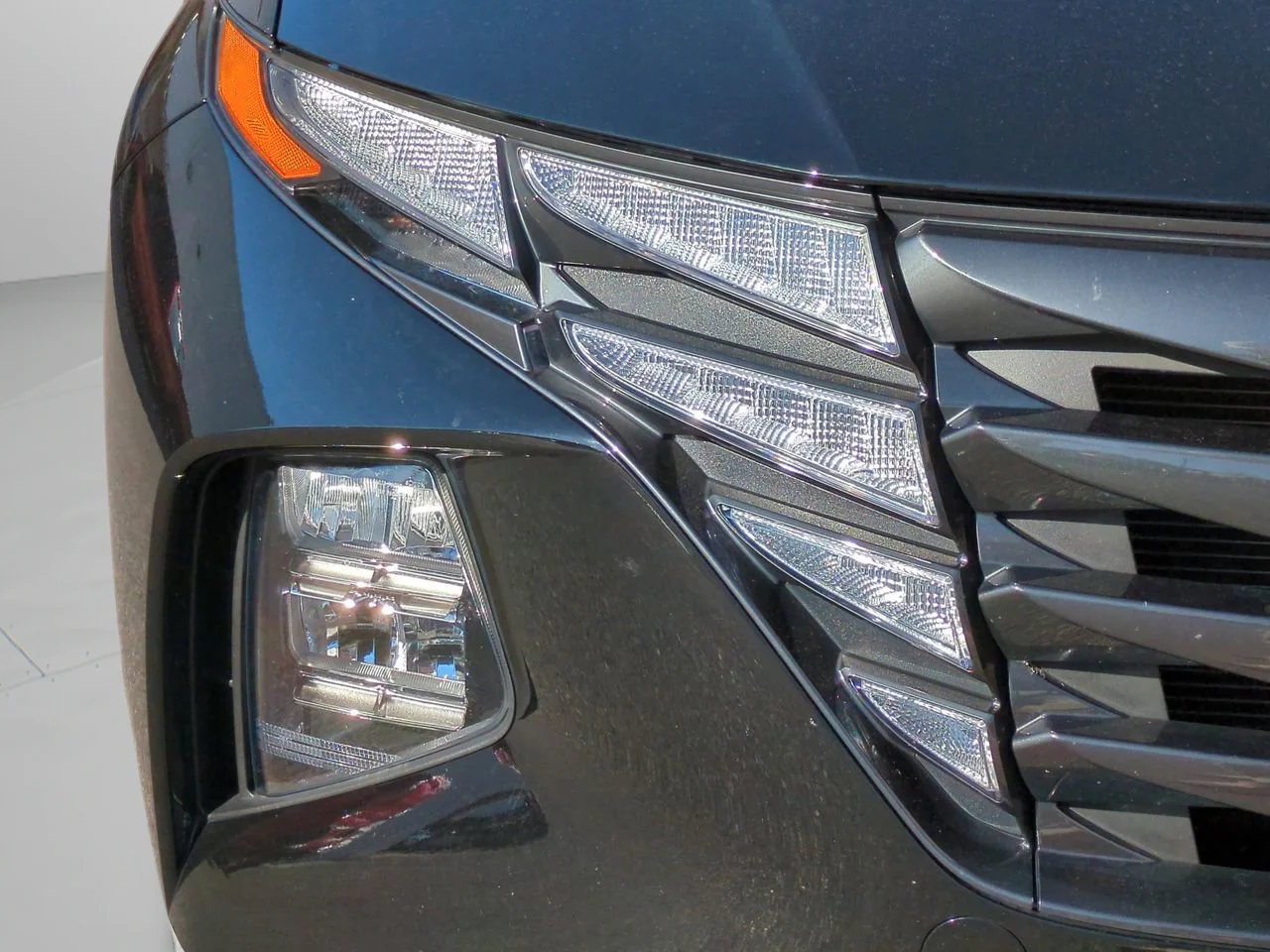 Used 2022 Phantom Black Hyundai Blue image 26