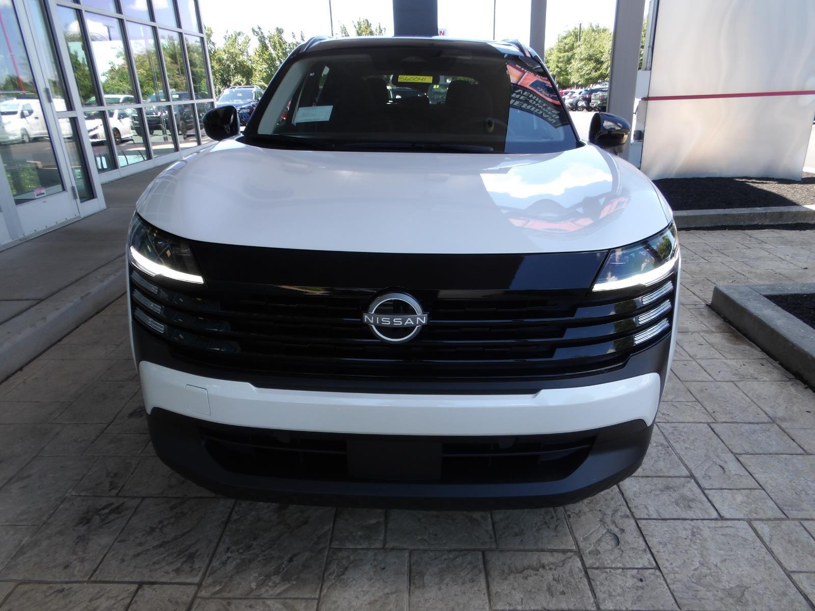 New 2026 Aspen White TriCoat / Super Black Two-tone Nissan SV image 2