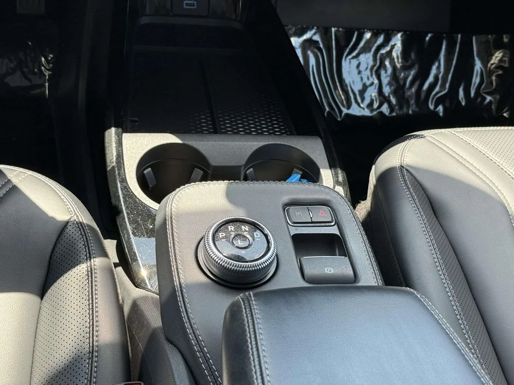 Used 2022 Blue Ford Premium image 22