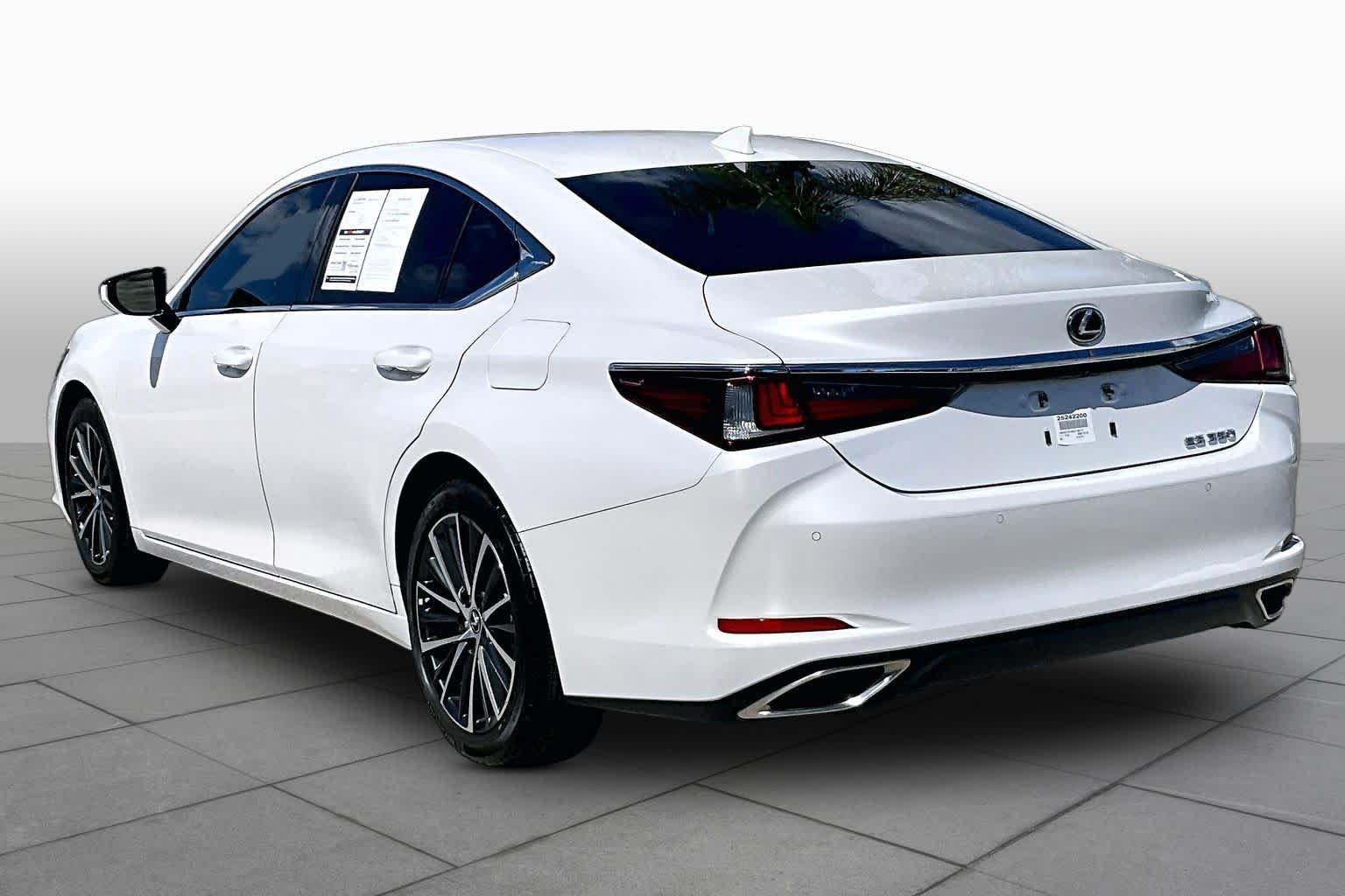Used 2025 Eminent White Pearl Lexus  image 12