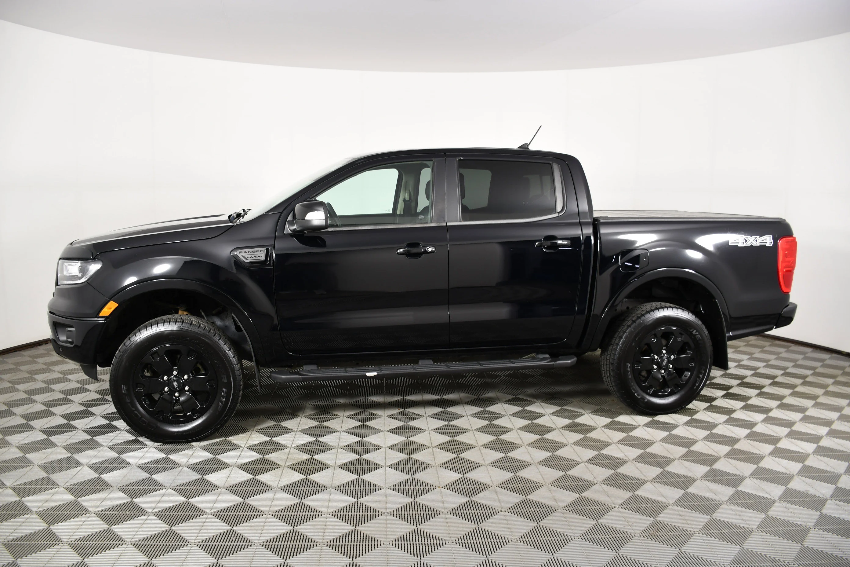 Used 2021 Black Ford LARIAT image 9