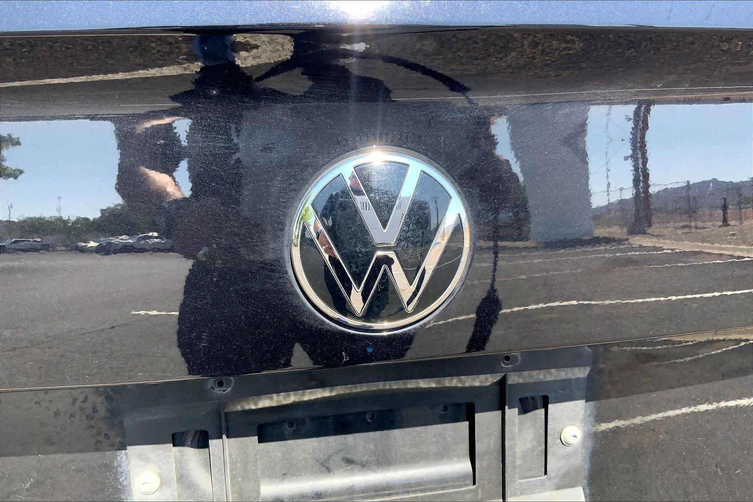 Used 2022 Deep Black Pearl Volkswagen S image 32