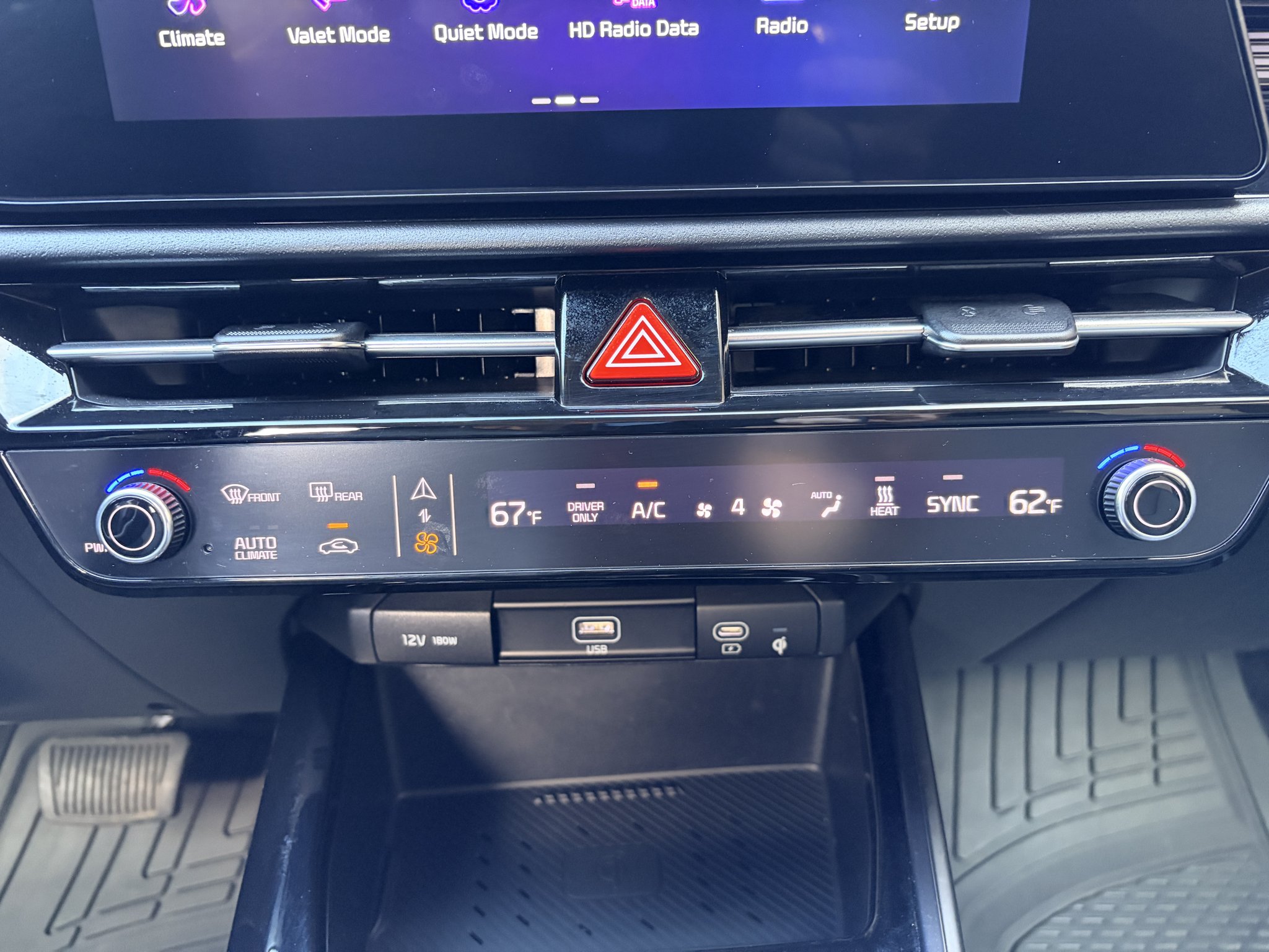 Used 2024 Cityscape Green Kia Wind image 19